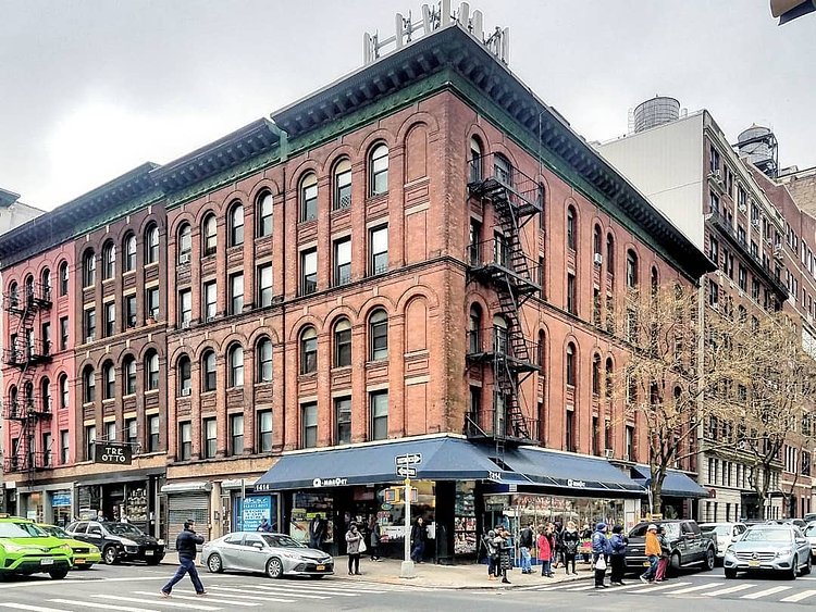 97th Street and Madison Avenue, Upper East Side