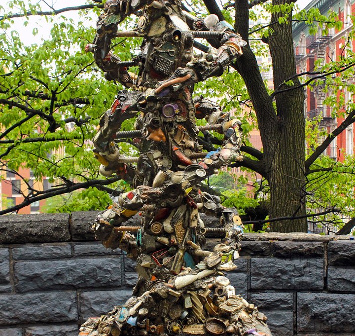 Suprina, DNA Totem. close-up