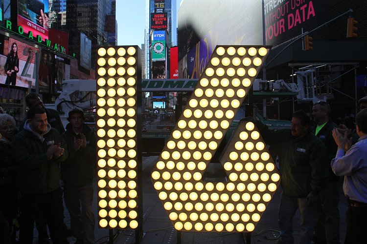 2016 arrived in Times Square this morning
