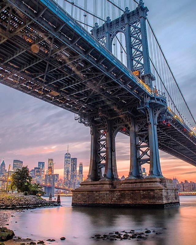 Manhattan Bridge, New York. Photo via @matthewchimeraphotography #viewingnyc #newyorkcity #newyork