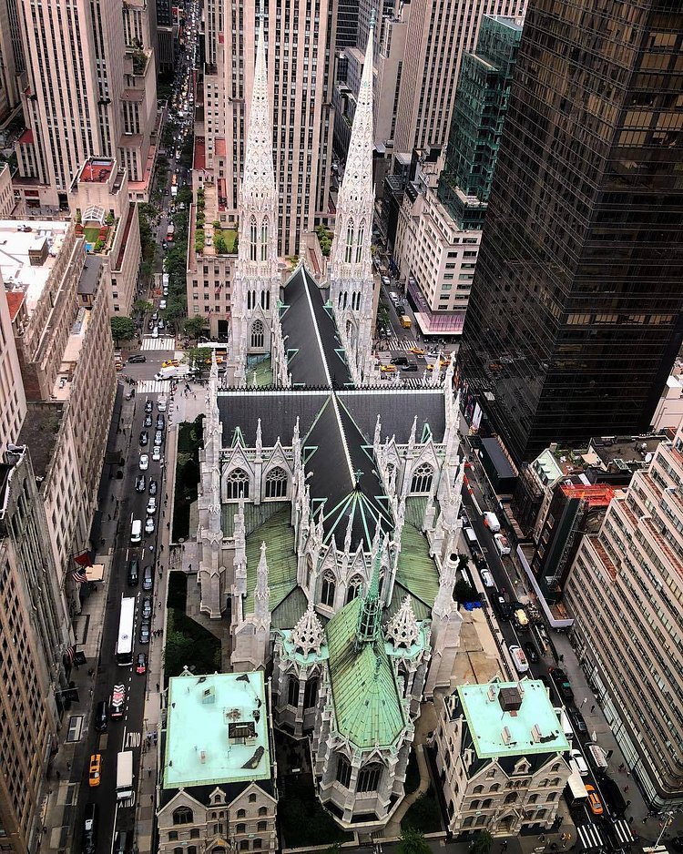 St. Patrick’s Cathedral, Midtown, Manhattan. Photo via @juanoise #viewingnyc #newyork #newyorkcity #nyc #stpatrickscathedral