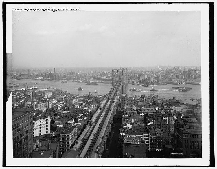 East River and Brooklyn Bridge, 1900