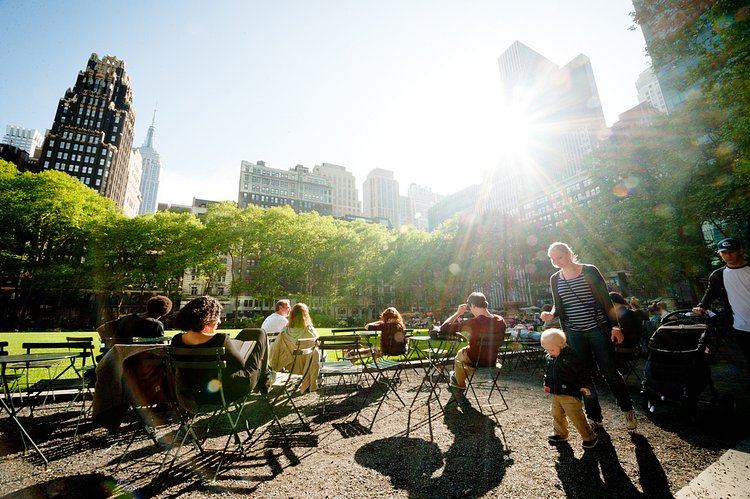 Bryant Park - New York | Exceptionally nice park, oasis of rest in the busy city... 

Lots of Dutch people there last week - crisis? what crisis? ;-)

PS: Or you can check out my most "<b>interesting</b>" photo's on: <a href="http://www.flickriver.com/photos/lambertwm/popular-interesting/" rel="nofollow">www.flickriver.com/photos/lambertwm/popular-interesting/</a>