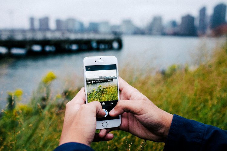 Instagramming | <a href="http://jorgeq.com" rel="nofollow">Photoblog</a> | <a href="http://twitter.com/jorgeq" rel="nofollow">Twitter</a>  | <a href="http://instagram.com/jorgeq" rel="nofollow">Instagram</a>