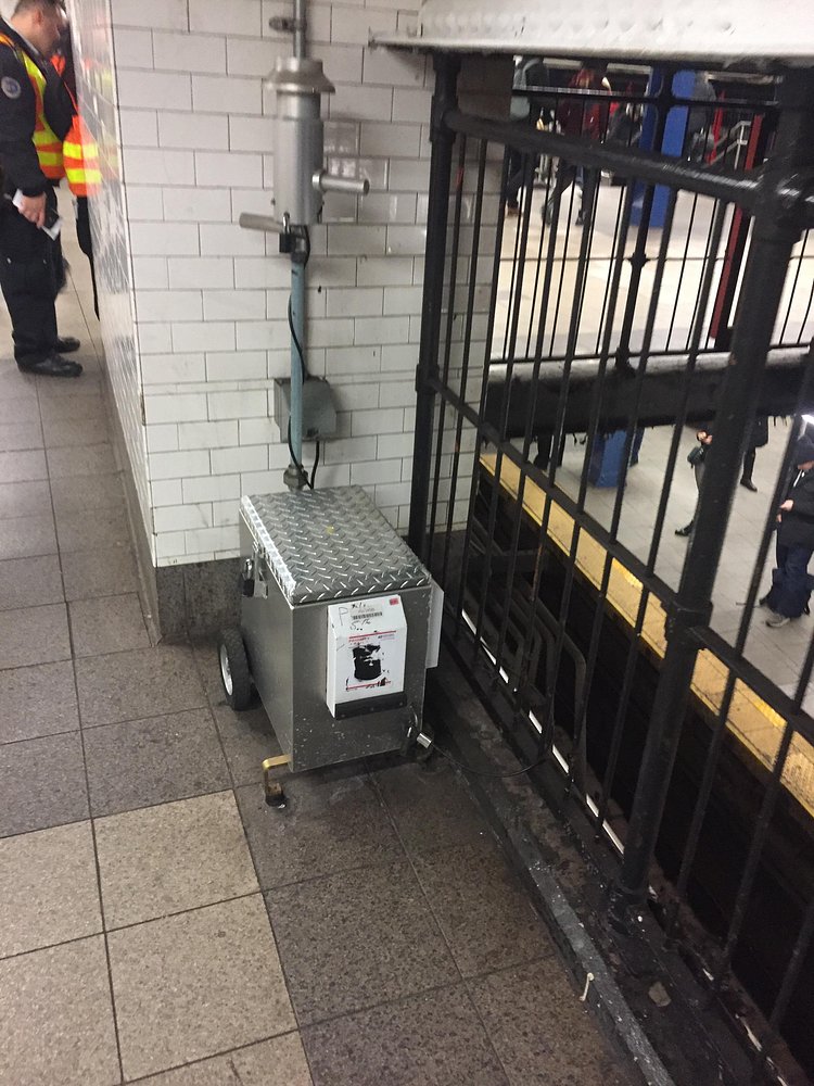 What is this machine? It's in some subway stations and it makes interesting noises.