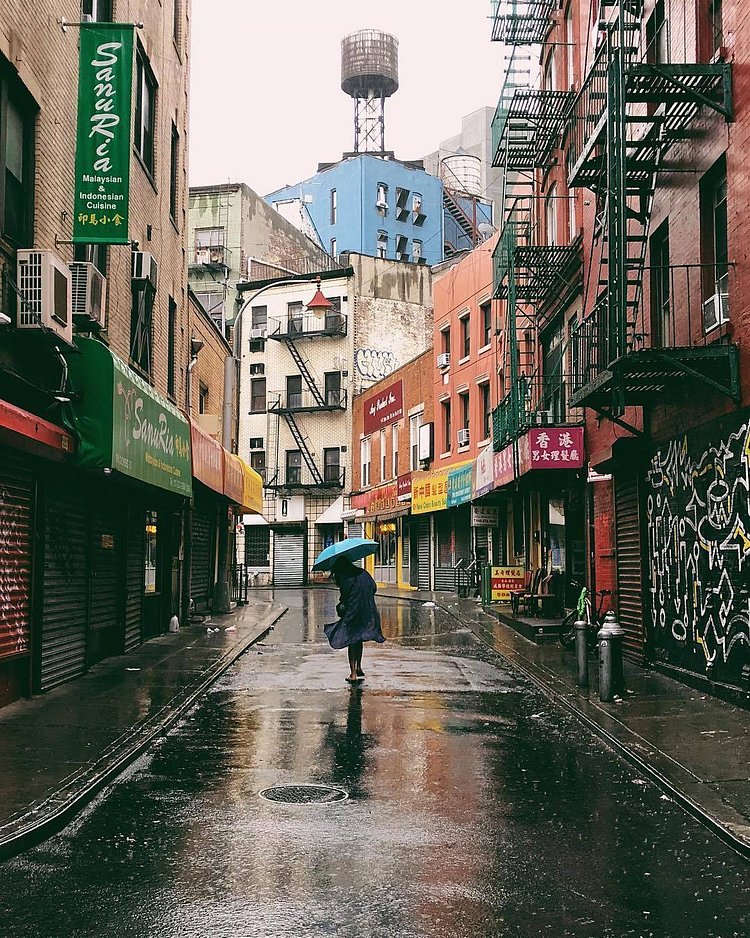 Doyers Street, Chinatown, Manhattan. Photo via @iwyndt #viewingnyc #newyorkcity #newyork #nyc #rain