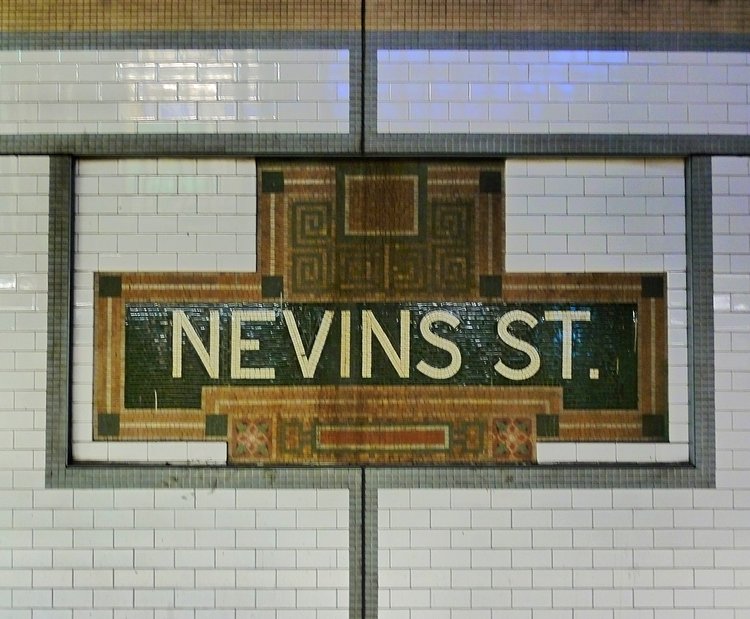 Subway Station Tile Work | From the downtown Brooklyn IRT subway station at Nevins Street.
