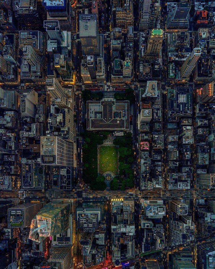 Bryant Park, Manhattan. Photo via @jeffreymilstein #viewingnyc #newyork #newyorkcity #nyc #bryantpark