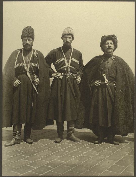 Men from the Russian Empire. Portraits for Ellis Island.