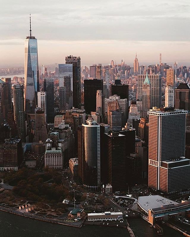 Lower Manhattan. Photo via @ari.weiss #viewingnyc