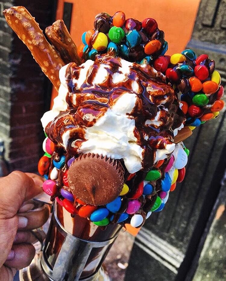 Wanna know how to make the SWEET N' SALTY? Check it out on @foodnetwork SNAPCHAT in discover 👻 @dailyfoodfeed #milkshake #sweets #foodporn #foodie #snapchat #yummy #chocolate #hungry #nyc #blacktapthat