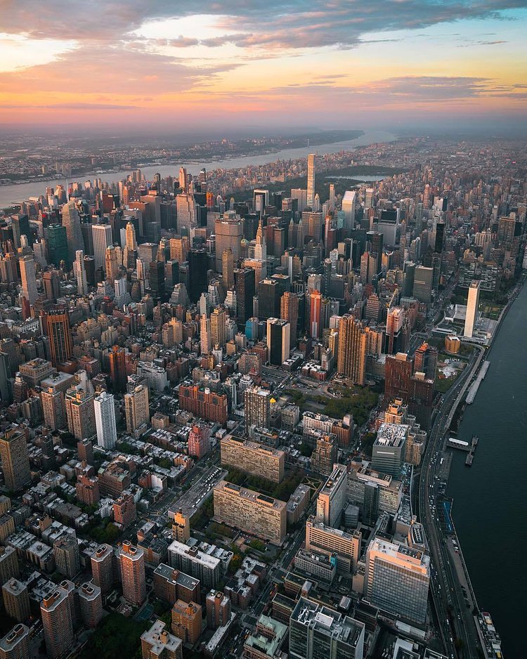 New York, New York. Photo via @evmeyerphoto #viewingnyc #newyork #newyorkcity #nyc