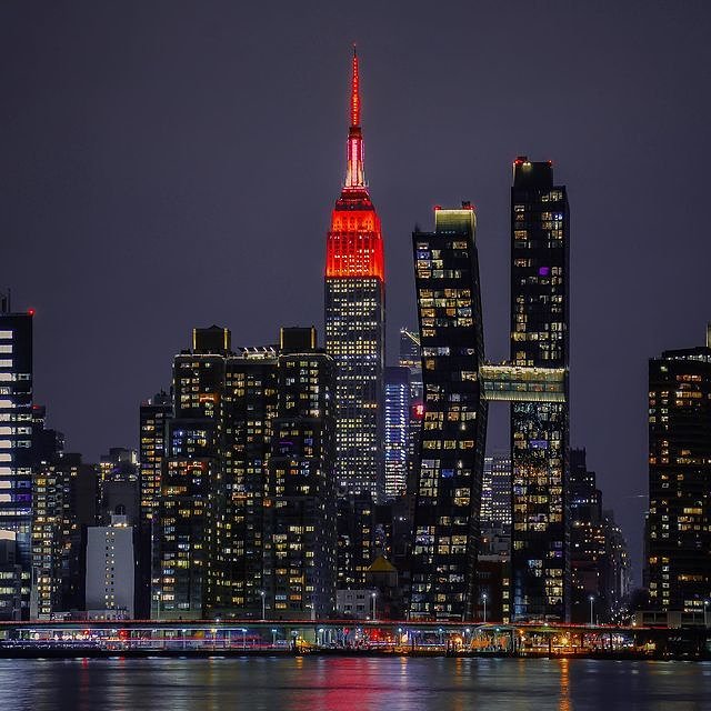 Midtown Manhattan Skyline from Hunters Point South Park, Long Island City, Queens