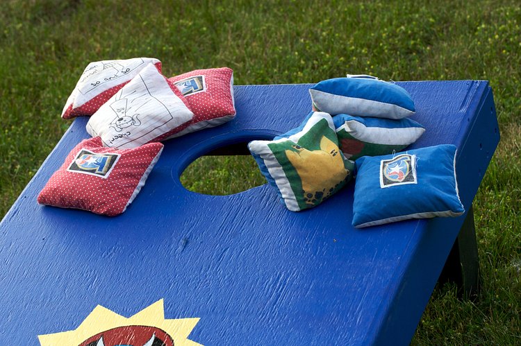 Cookout Games | We celebrated Memorial as most Americans do, gardening, eating and hanging out with friends. On Saturday, my mom and I planted sweet potatoes and peppers in her garden. We enjoyed a cookout with friends on Saturday evening, completes with hamburgers, hotdogs, baked beans. We played corn hole, or bean bag toss, or whatever it’s called in your area. And of course we finished out the evening sitting around a fire.

Whatever your celebrations are this weekend, make sure you take some time to think about the real meaning of this holiday and give thanks to those that have lost their lives in service for our freedoms.

<a href="http://chiotsrun.com/2010/05/31/happy-memorial-day/" rel="nofollow">chiotsrun.com/2010/05/31/happy-memorial-day/</a>