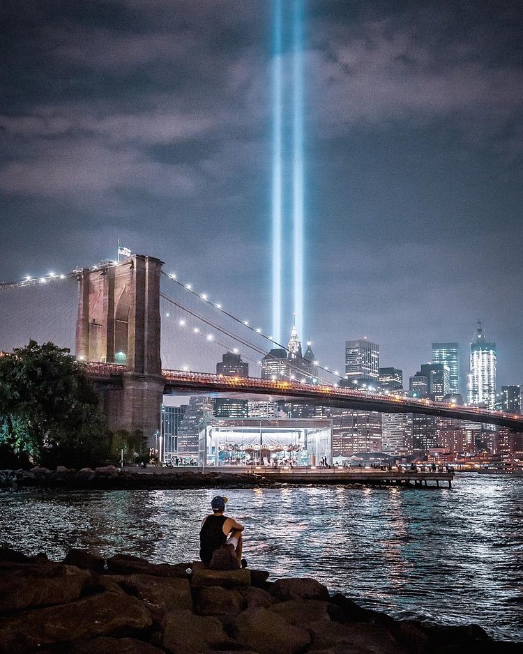 9/11 Tribute in Lights over Manhattan