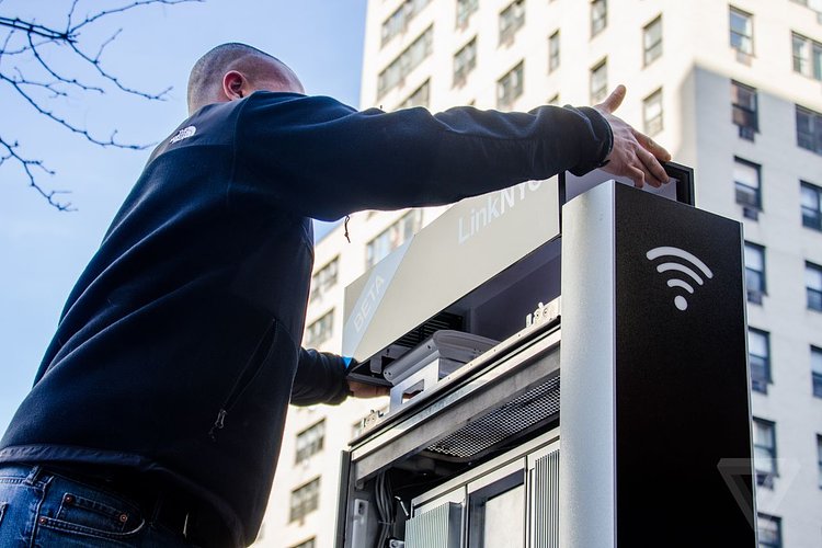 New York is finally installing its promised public gigabit Wi-Fi