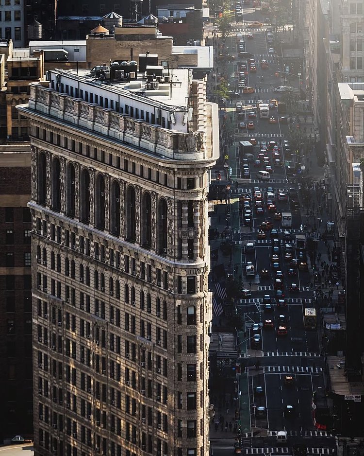 Flatiron Building, Manhattan. Photo via @beholdingeye #viewingnyc #nyc #newyork #newyorkcity