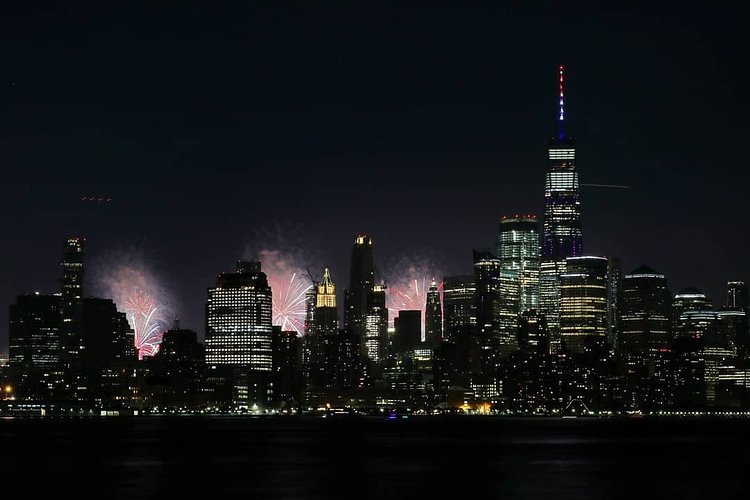 first batch of Macy's Fireworks on the East River before the one on the Hudson started

07/04/2019

#nycfireworks #onewtc #oneworldtradecenter #worldtradecenter #macysfireworks #seeyourcity #hoboken #hobokennj #hobokengirl #what_i_saw_in_nyc #instagramnyc #ig_nycity #nycprimeshot #newyork_ig #igersnyc #icapture_nyc #usaprimeshot #ig_unitedstates #teamcanon #canonbringit #canonusa #canonfanphoto #nbc4ny #abc7ny #cbsnewyork #fox5ny