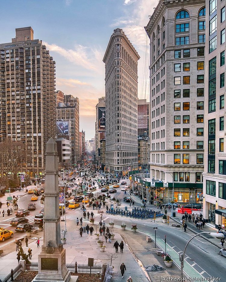 Good things come to those who do NOT wait (who came up with that nonsense?), but to those who bust their ass and never EVER, EVAH...... EVAH!! Settle for less ............ 🙃
•••••••••••••••••••••••••••••••••••••••••••••••••
MANY THANKS TO 💥💥@newyork_photoshoots 💥💥 AND 💥💥@living_destinations 💥💥 for recently featuring my photos! 🙏🏼🙌🏼☺️🙌🏼💫⭐️✨🌿🍀💐🌹🍄🌹✨🌻🍁🍃🌺🌿⭐️✨💫
•••••••••••••••••••••••••••••••••••••••••••••••••📸📸💥
•••••••••••••••••••••••••••••••••••••••••••••••••
#sonya7rii #ilovenyc #manhattan #sonyimages #newyork #igersnyc #topoftherock #iloveny #moodygrams #artofvisuals #bigapple #instagramnyc #shotaward #icapture_nyc #loves_nyc #empirestatebuilding #nyclife #nyc #imagesofnyc #what_i_saw_in_nyc #ig_nycity #newyorkcity #createcommune #newyork_instagram #citykillerz #timessquare #watchthisinstagood #newyorker #centralpark #heatercentral