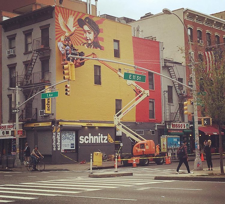 @obeygiant on E11th and 1st. #thelisaproject #obeygiant #shepardfairey #streetart #mural #nycstreetart #eastvillage #publicart @thelisaprojectnyc