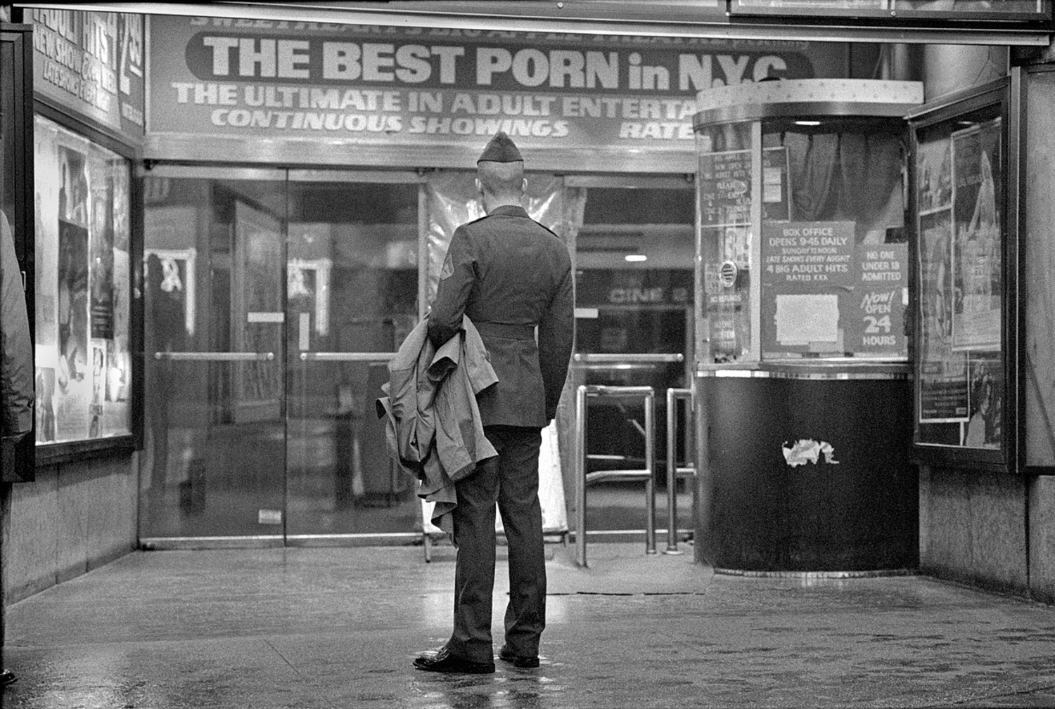 Black and White Street Photographs of New York City by Matt Weber