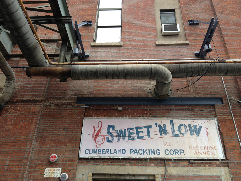 Watch There Are Real Diamonds And Gold In New York City Sidewalk