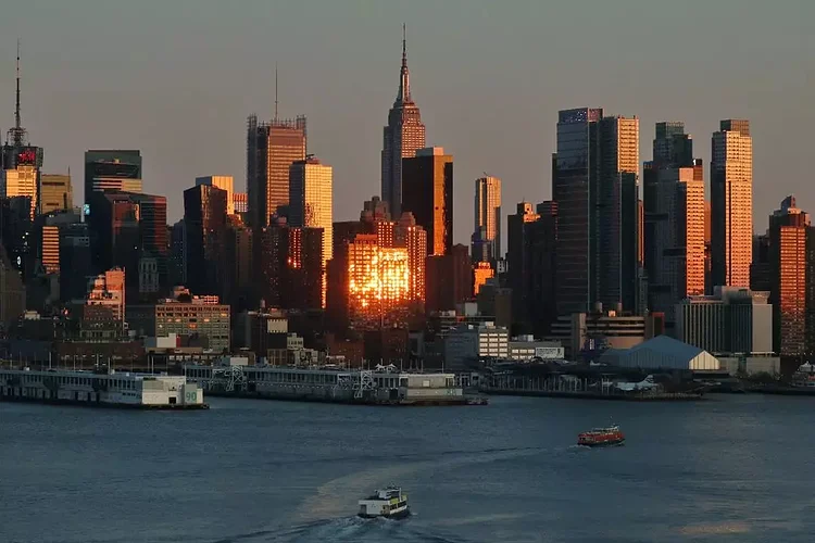 Hudson River and Midtown Manhattan, New York