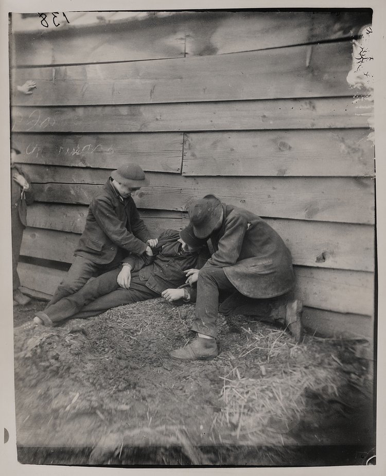  A Growler Gang in Session