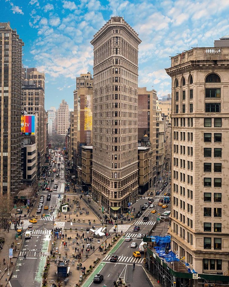 Left or right??? The Flat Iron building, one of New York's most iconic buildings.
====================================
#beautifuldestinations #thebestdestinations #awesome_earthpics #travelawesome #bestvacations #wonderful_places #discoverglobe  #aroundtheworldpix #tourtheplanet #tlpicks #nakedplanet #greatesttravels  #letsgosomewhere #global_hotshotz #bestplacestogo #ourplanetdaily #natgeotravel #awesomeearth #roamtheplanet #itsamazingoutthere #canon_photos #wildernessculture #welivetoexplore #all2epic #photographer #destinationearth #awesomepix #theglobewander #fantastic_earth #teamcanon