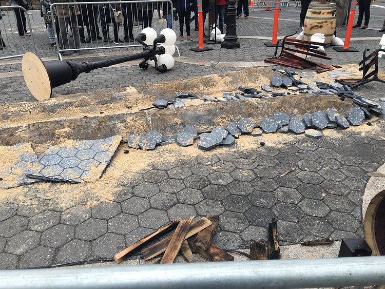 A dragon crashed into Union Square in NYC. Rumors are its still flying around the city! #GOT5DVD https://t.co/31nZj9hpQr