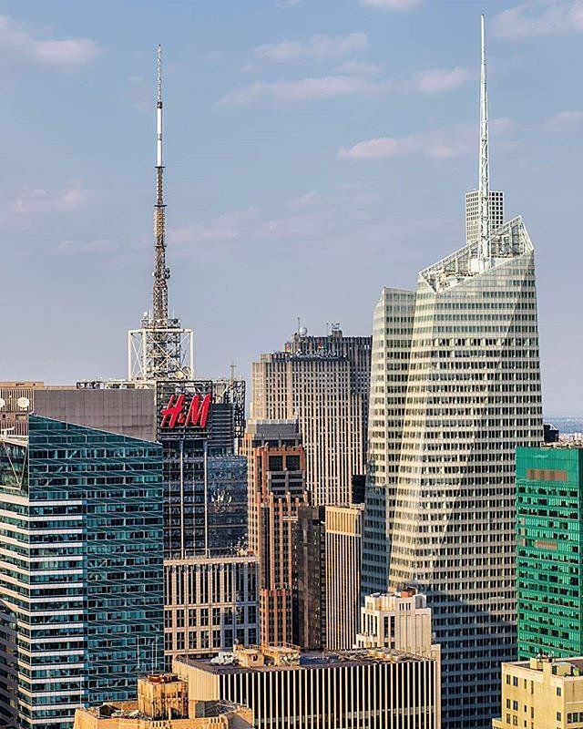 New York, New York. Photo via @lightsensitivity #viewingnyc #newyorkcity #newyork