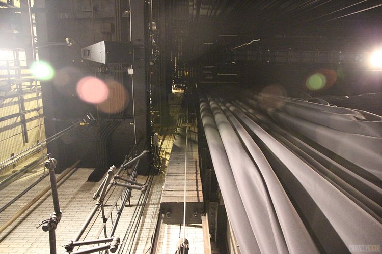 Looking Up, Stage Left | Built in 1932, Radio City Music Hall is a prime example of art deco architectural style that has withstood the test of time. With tons of gold, reflective surfaces and geometric design, walking through the venue is a bit like stepping back in time. Most of the fixtures, furniture and ornamentation are original, and any replacements are exact replicas of how the theater looked 80 years ago.

Read more here: <a href="https://viewing.nyc/i-braved-a-walkthrough-of-radio-city-music-hall-meant-for-tourists/" rel="nofollow">viewing.nyc/i-braved-a-walkthrough-of-radio-city-music-ha...</a>