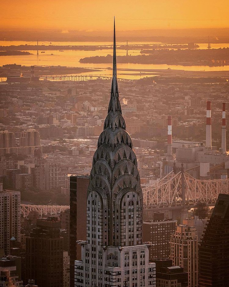 Chrysler Building, Manhattan. Photo via @cheryl.hills #viewingnyc #nyc #newyork #newyorkcity #chryslerbuilding