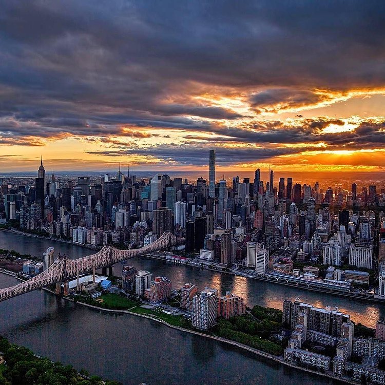 New York, New York. Photo via @mattpugs #viewingnyc