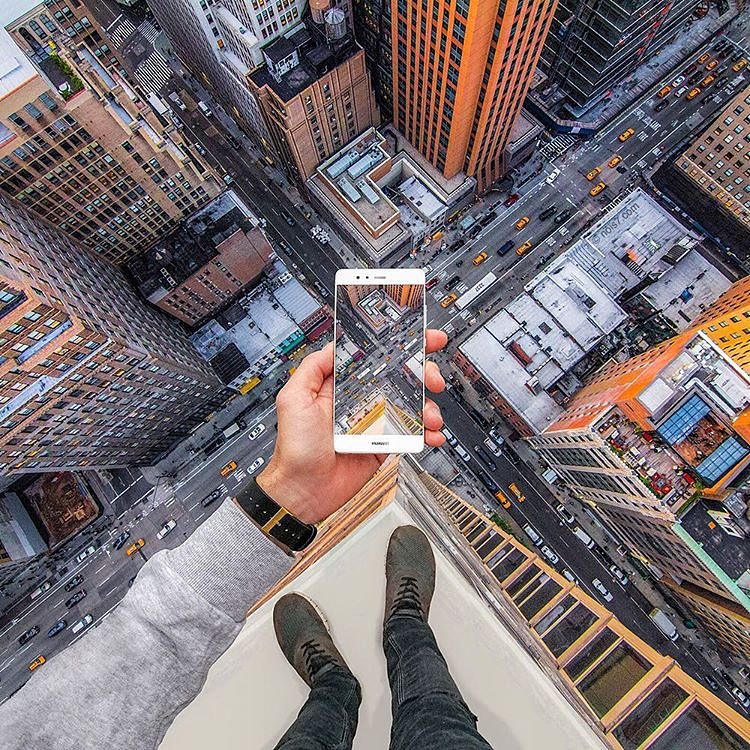 If people try to bring you down, it only means that you are above them.

Looking through the #HuaweiP9. #oo @huaweidach