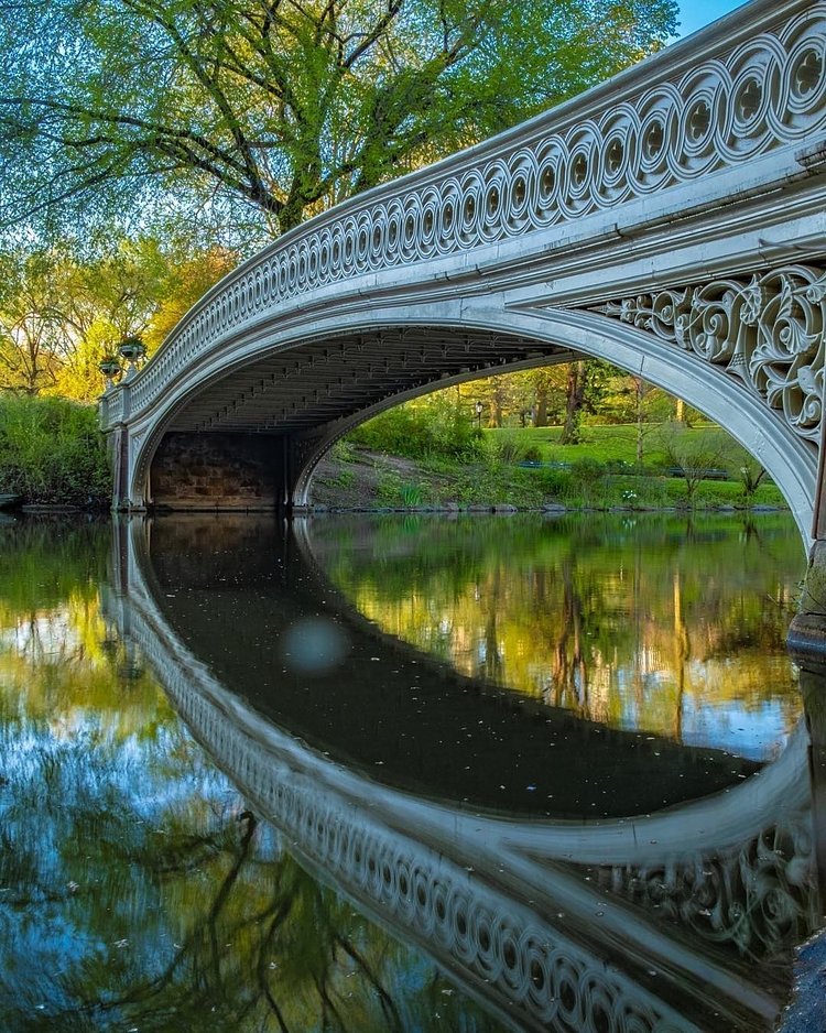 Bow Bridge, Central Park, New York, New York. Photo via @boruckii #viewingnyc #nyc #newyork #newyorkcity #centralpark #bowbridge