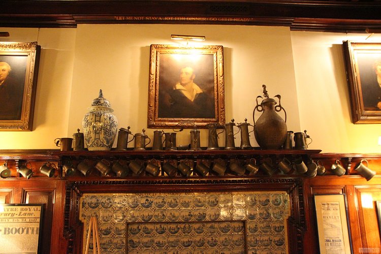 Dining Room and Theater Decorations