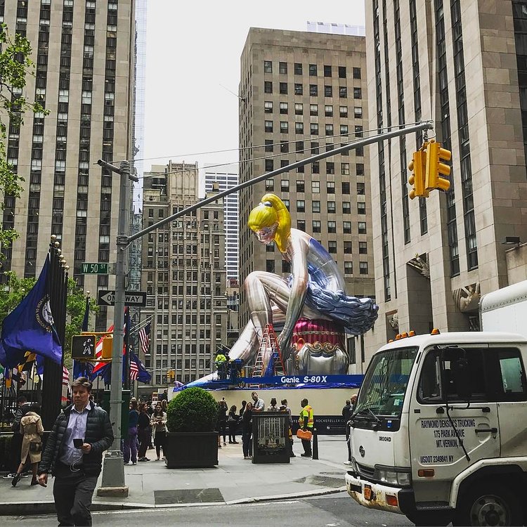 Adjusting toe shoes in Rockefeller Center. #nottinydancer #jeffkoons #seatedballerina #nyc #midtown #streetscenes #newyorkcity #manhattan #publicart #americanartists #ballerina #art #sculpture