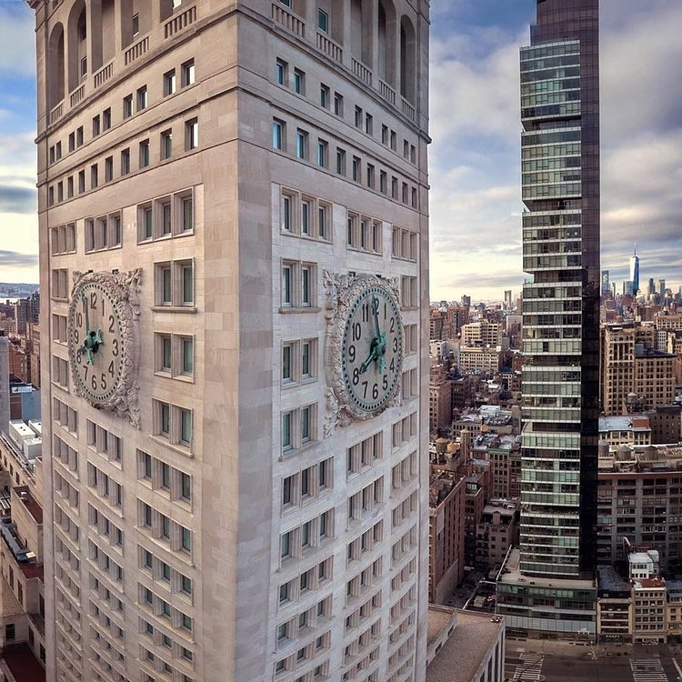 Met Life Tower, Flatiron District, Manhattan. Photo via @cristianorocha #viewingnyc #nyc #newyork #newyorkcity #metlifetower
