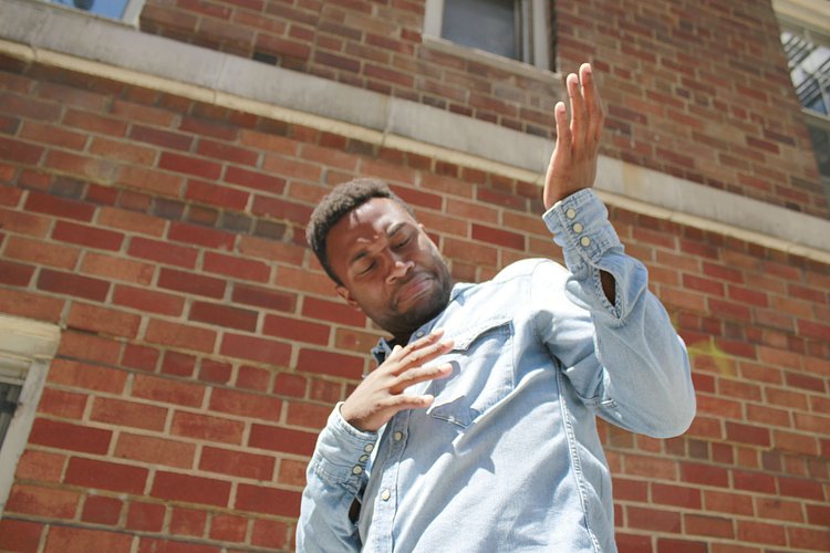 Man Trying to Figure Out What Just Dripped on Him | You can use this photo for non-commercial purposes if you give credit, under this <a href="https://creativecommons.org/licenses/by-nc/3.0/us/" rel="nofollow">Creative Commons license</a>. For-profit media organizations also may use this, but as editorial content only (as illustrations for stories, for example, but not as advertising). Credit must read: Louise Ma / WNYC

We'd love to know if you're using this photo - send us an email (jkeefe@wnyc.org)!