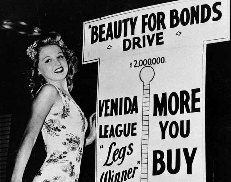 Mob Moll: 1940s: Janice Drake holds a special place in the roster of women associated with the mob. A one-time beauty pageant contestant in her youth and former Miss New Jersey, she spent countless nights in clubs and restaurants with some of the most senior figures in organized crime, despite being a wife (to rising nightclub comedian Alan Drake) and mother 