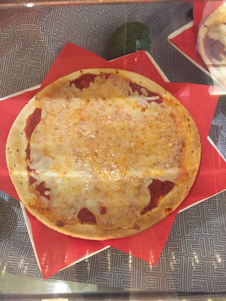 So glad to be back in NYC, specifically for the famous Trump Tower pizza. https://t.co/oKgZx8S4cG