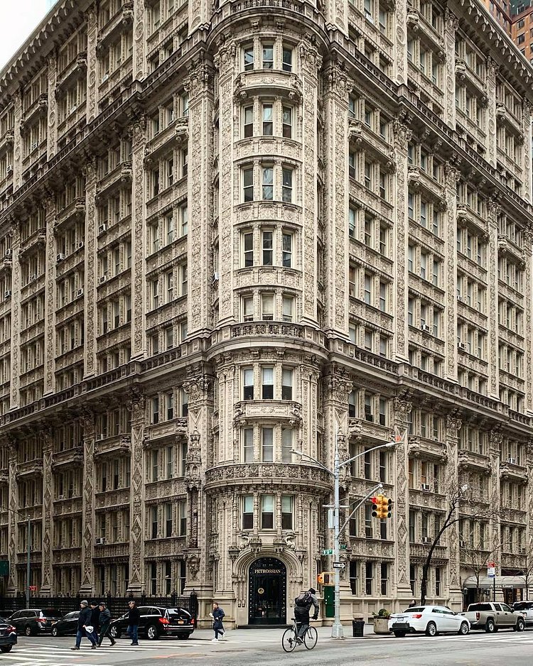 Alwyn Court, Midtown, Manhattan. Photo via @madufault #viewingnyc #nyc #newyork #newyorkcity #alwyncourt