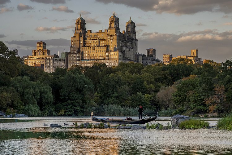 Central Park Gondolier | i didn't trust my eyes :-)
Venice is where you are