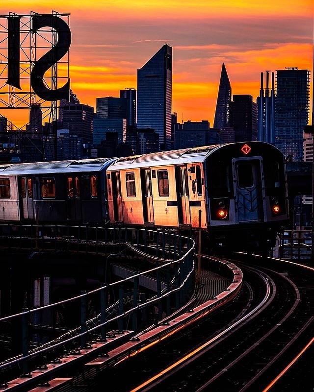 7 Train, Long Island City, Queens