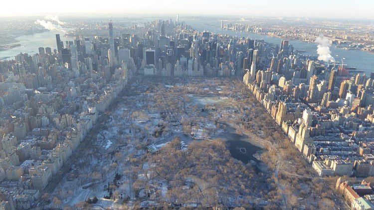 From @wcbs880 Chopper 880: Outside air temp is -1 at 2000 ft over "The Frozen Apple" #NYC http://t.co/0a6NWL2MvV