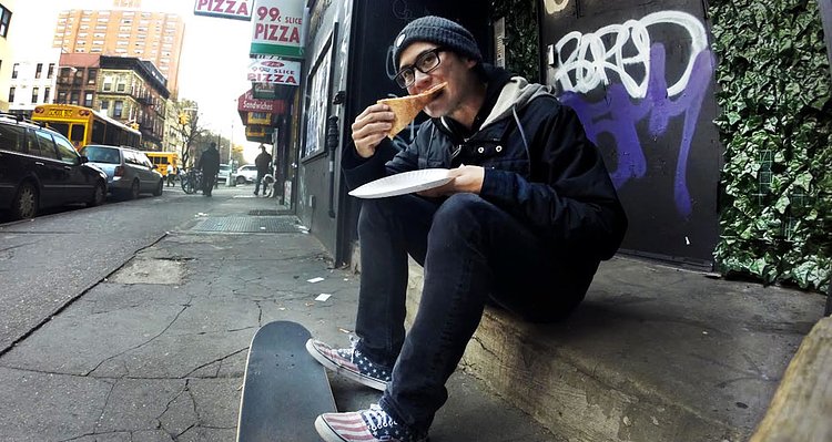 Meet the man who is trying to eat (and review) every dollar slice in nyc