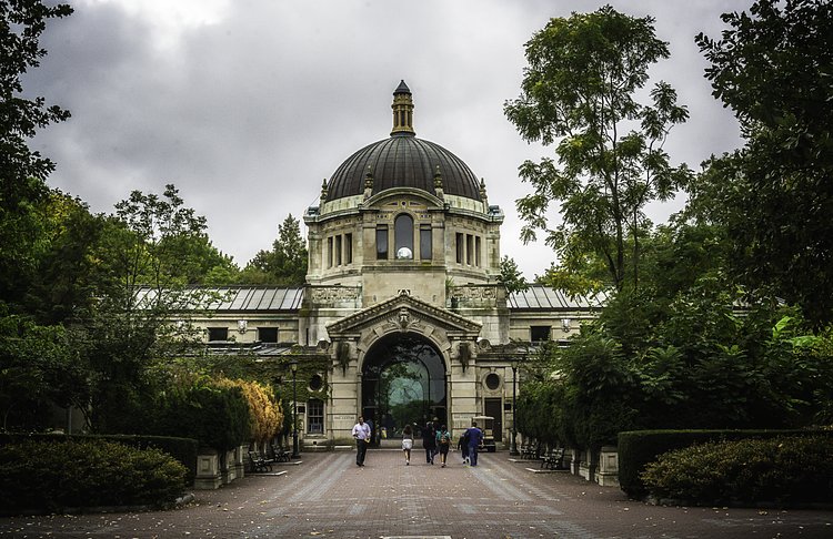 Bronx Zoo Building