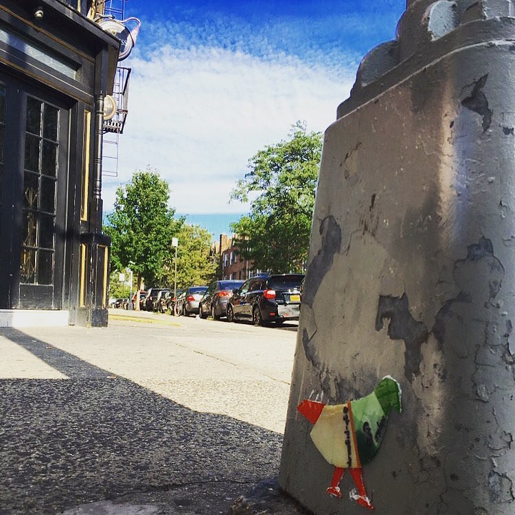 Pigeon 54 - 3rd Ave @ 68 St. #pigeon #3jollypigeons #bayridge #brooklyn #bar #nyc #streetlight #original #glass #art #nycstreetart #brooklynstreetart #graffiti #streetlightpigeon #gbpigeonnyc #gbwashere