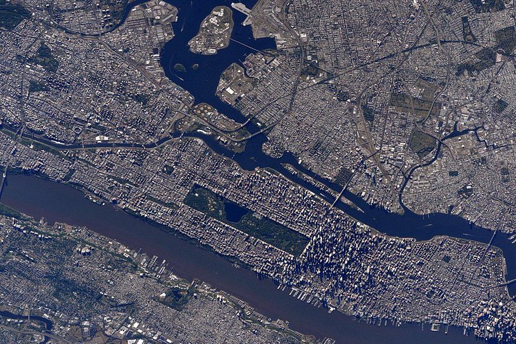 Good morning #Manhattan! #bigapple #YearInSpace http://t.co/26uF706GYg